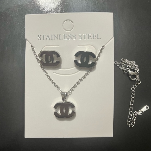 CHANEL Jewelry - Silver Stainless Steel Interlocking Inspired CC Pendant Necklace & Earrings Set